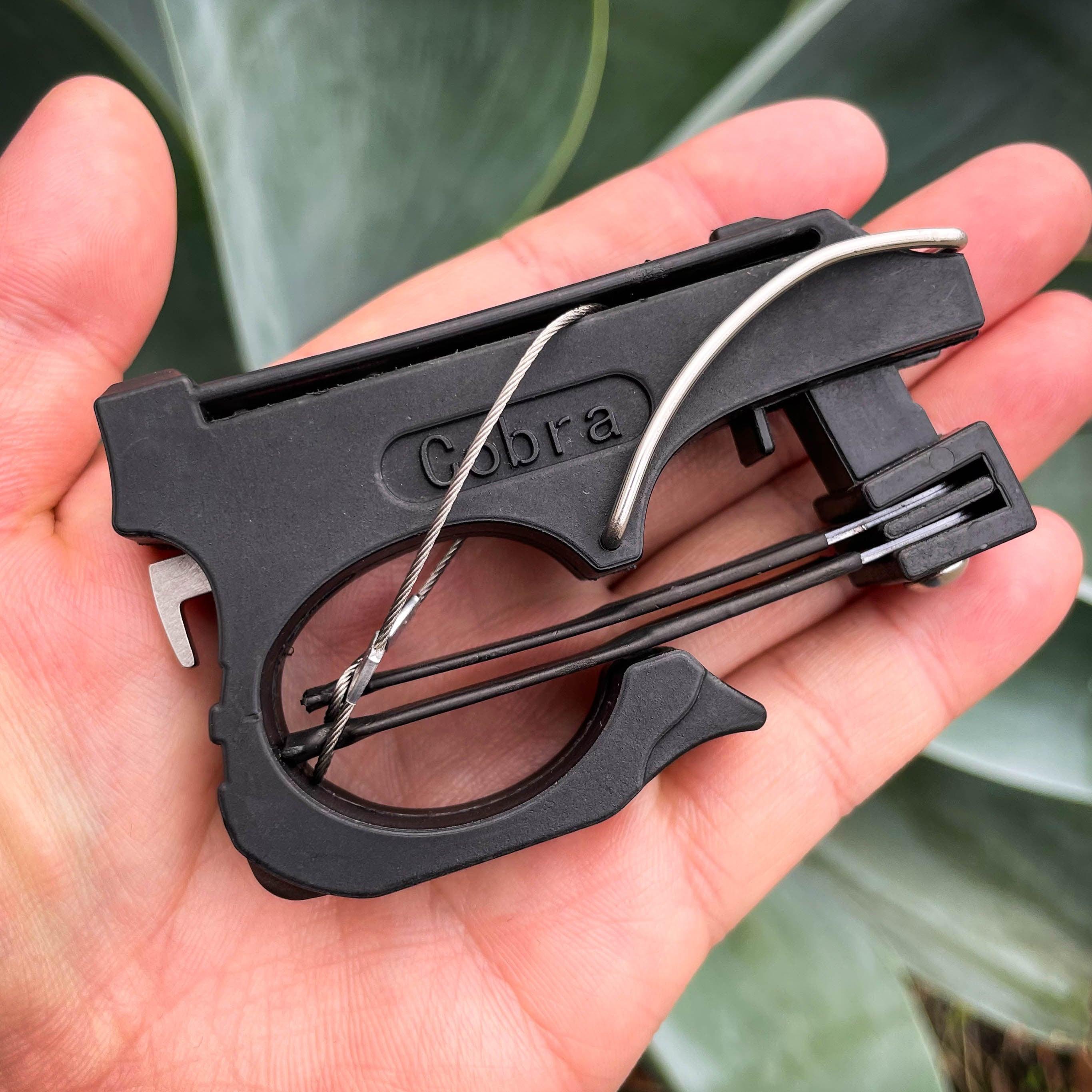 https://www.bladeaddict.com/cdn/shop/products/blade-addict-best-sellers-new-cobra-powerful-folding-mini-crossbow-36195196502230.jpg?v=1647662962