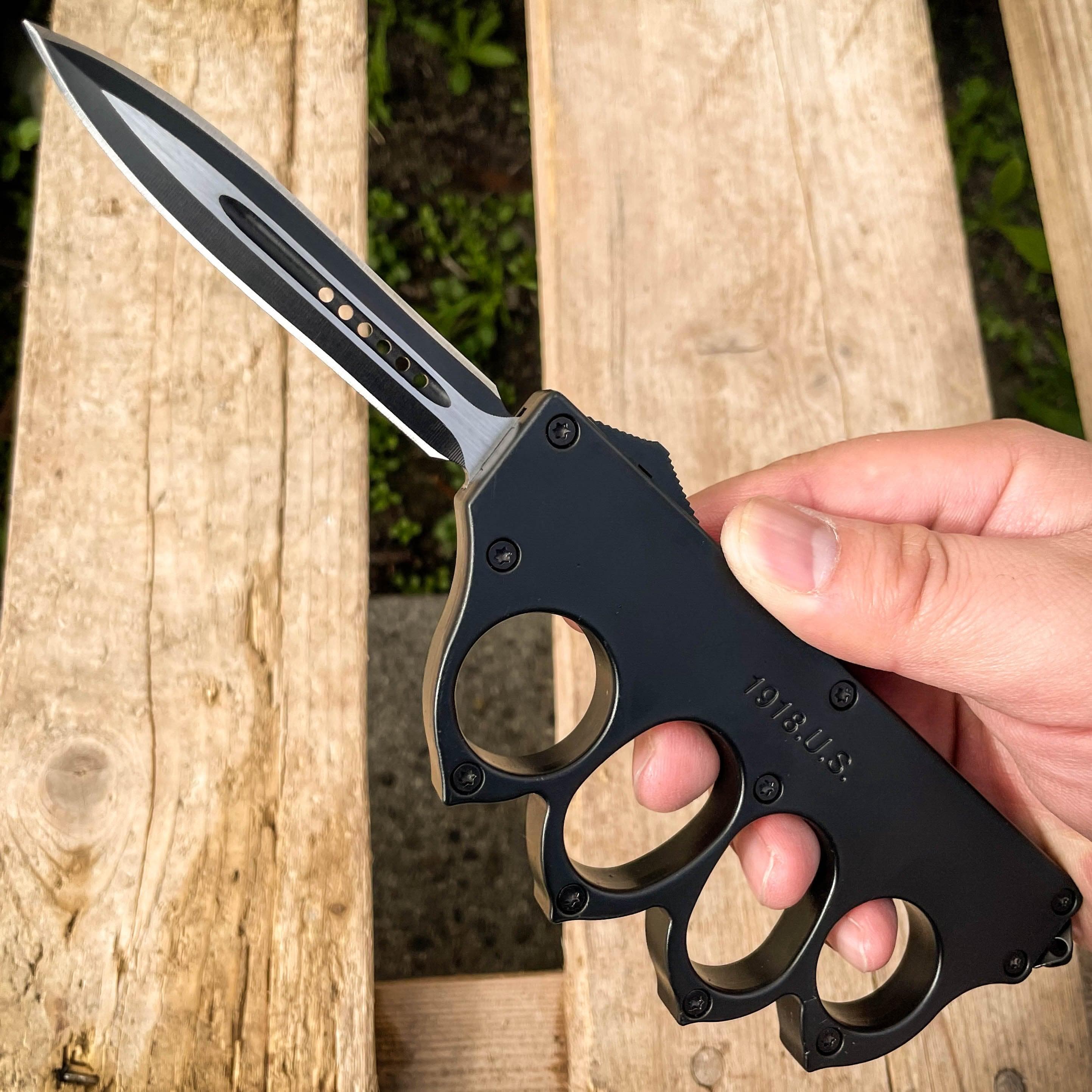 Brass knuckle knife hi-res stock photography and images - Alamy